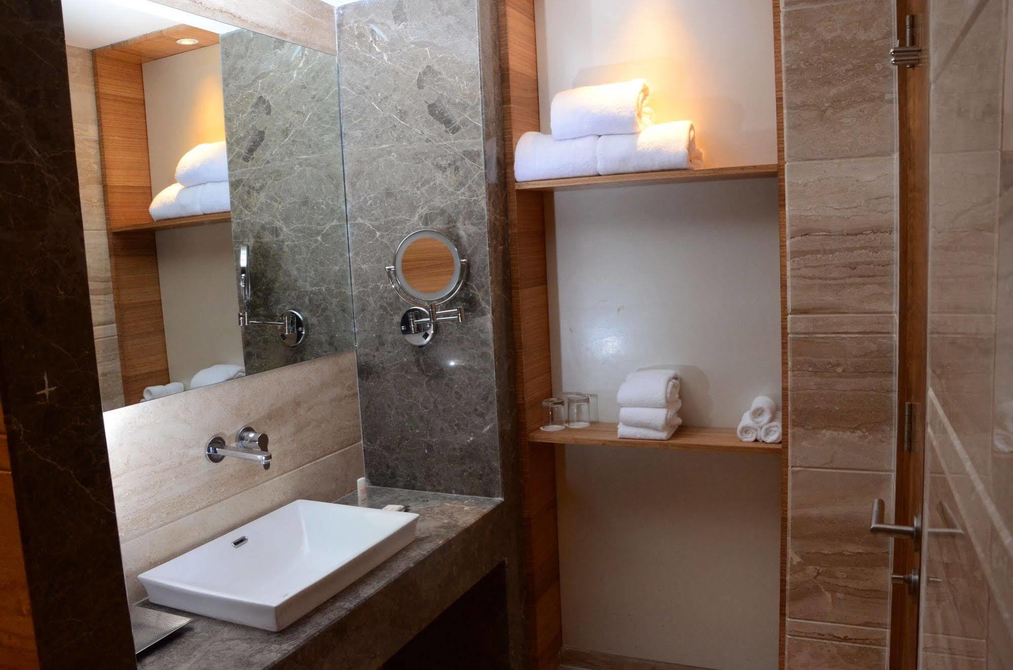 Hotel Radisson Blu Jammu Extérieur photo
